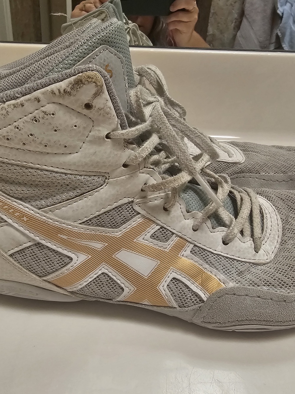 ASICS Matflex Whiteand Gold High-Top Wrestling Shoes, Mens Size 9